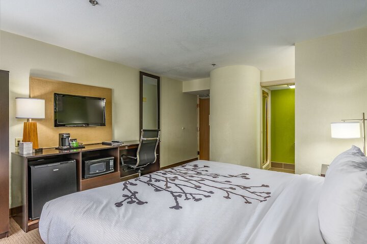 Room 27 of 58