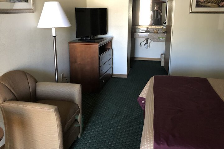 Room 17 of 47