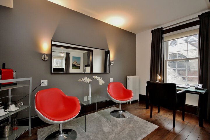 Room 52 of 74
