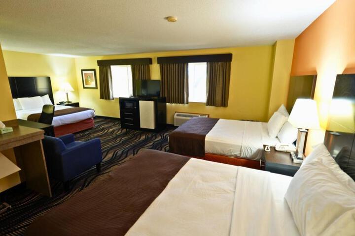 Rock Island Inn & Suites Streator IL