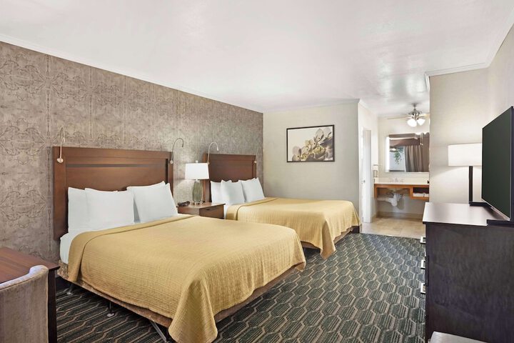 Best Western Plus Black Oak