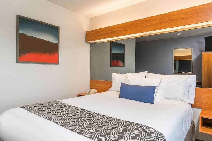 Room 11 of 15