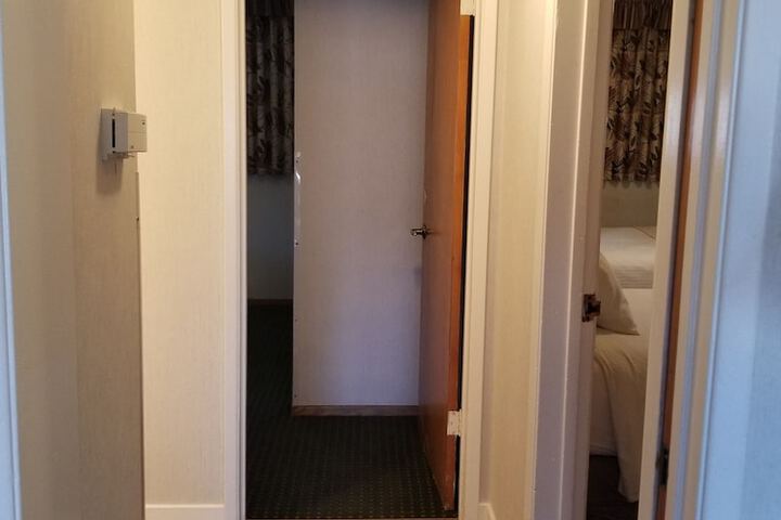 Room 81 of 229