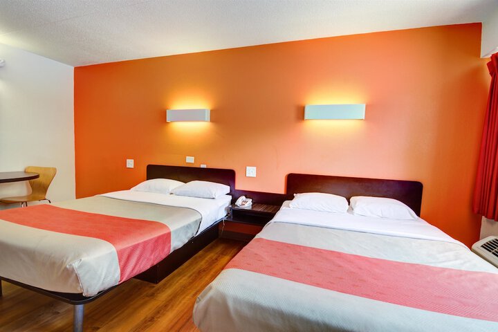 Room 14 of 33