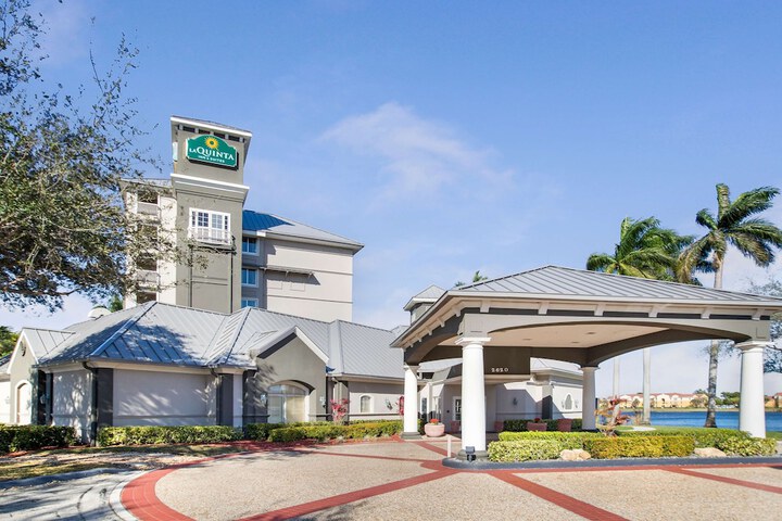 La Quinta Inn & Suites by Wyndham Ft. Lauderdale Airport