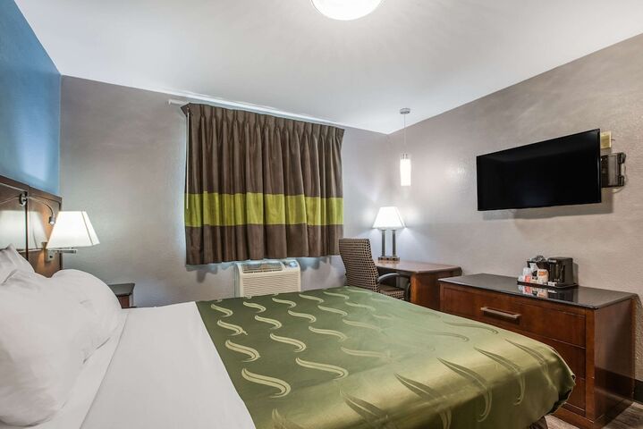 Room 28 of 34