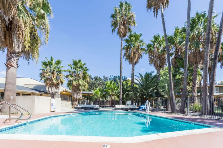 Pool 6 of 51