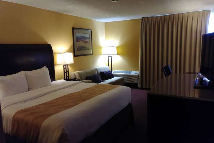 Room 9 of 30
