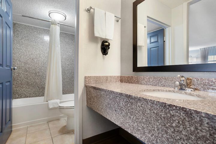 Quality Inn & Suites near Lake Eufaula