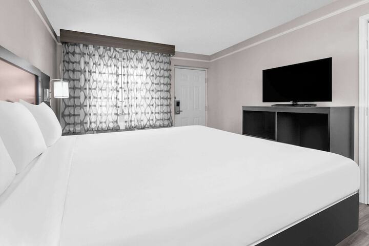Room 34 of 44