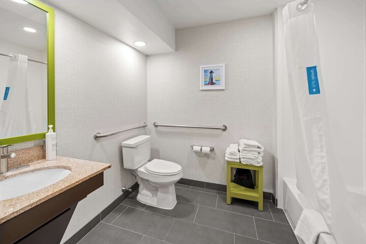 Hampton Inn by Hilton New Bedford / Fairhaven