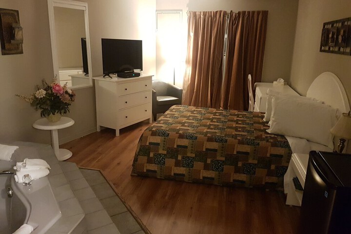 Room 13 of 44