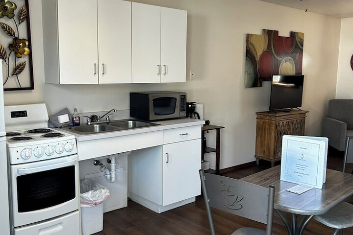Lamplighter Cabins & Suites