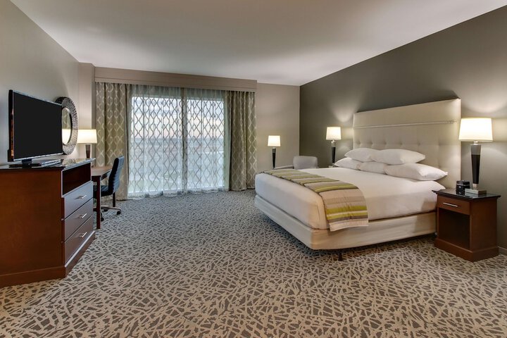 Room 32 of 101