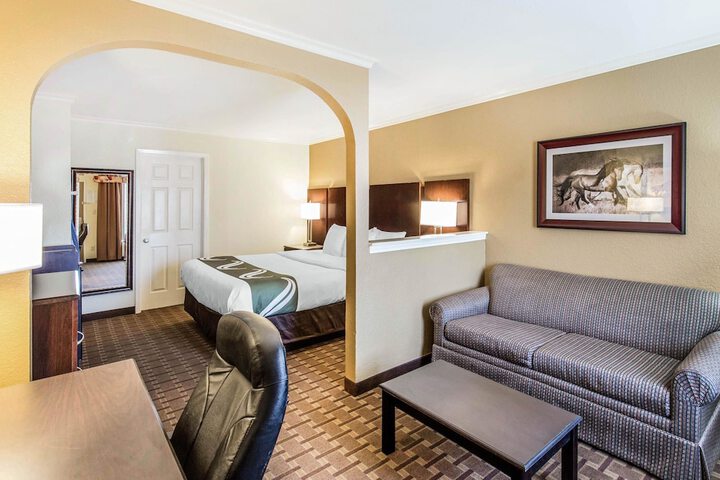 Room 13 of 27
