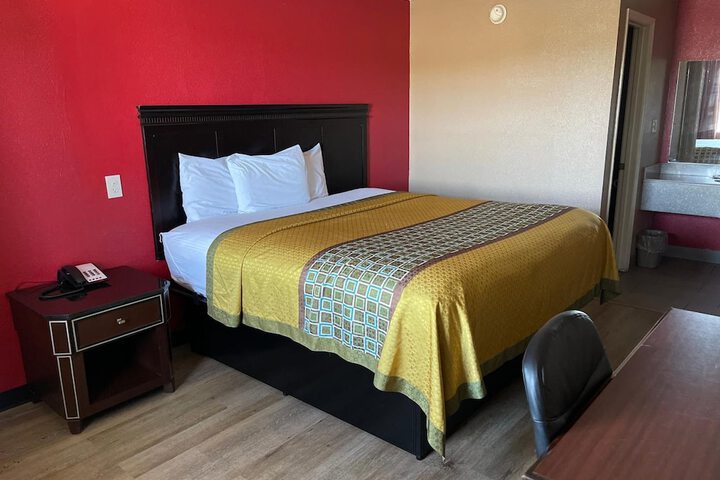 Room 16 of 32