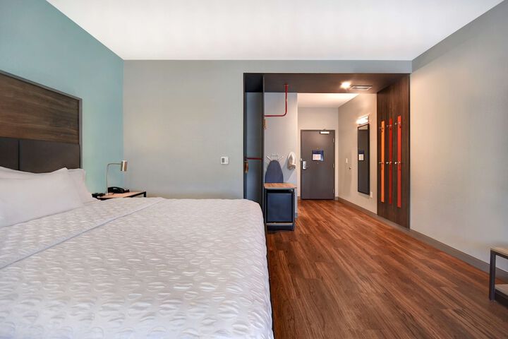 Room 26 of 45