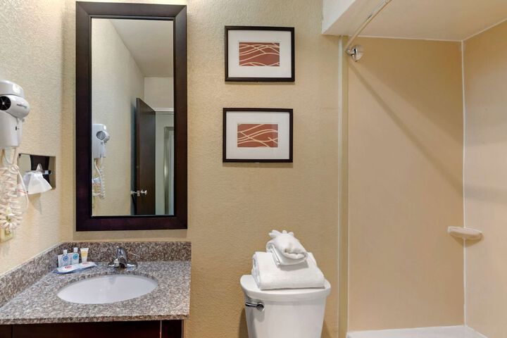 Room 14 of 28