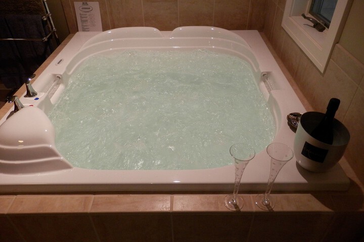 Hot Tub 51 of 53