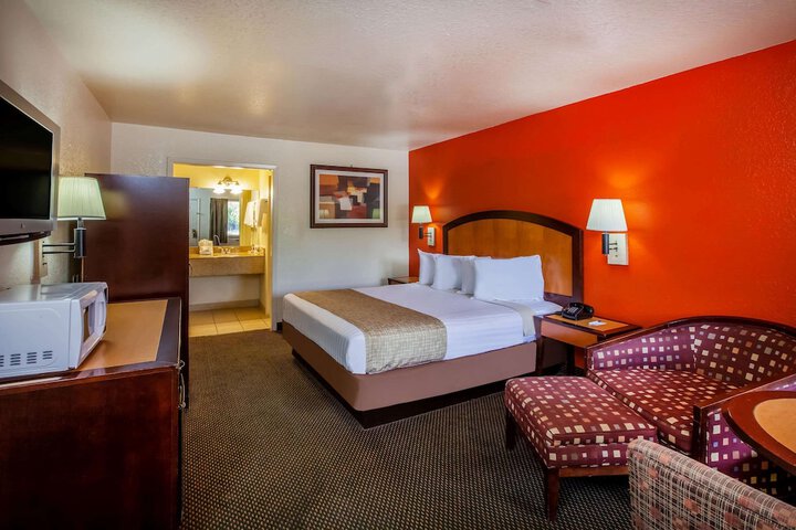 Room 21 of 36