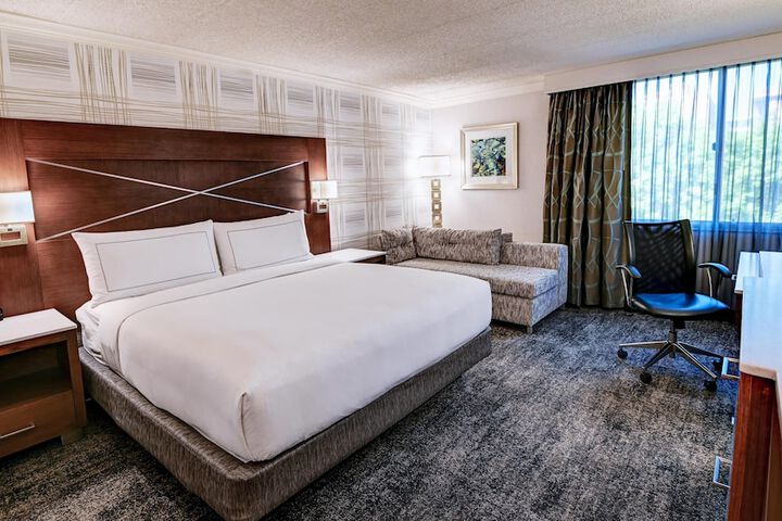 DoubleTree by Hilton Madison Downtown