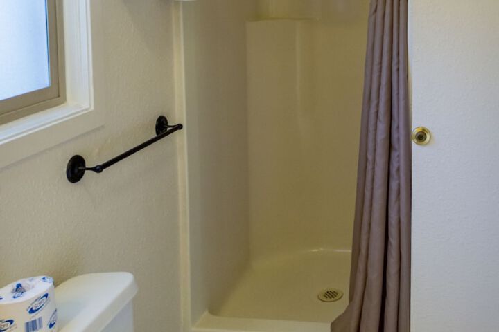 Green Gables Motel & Suites