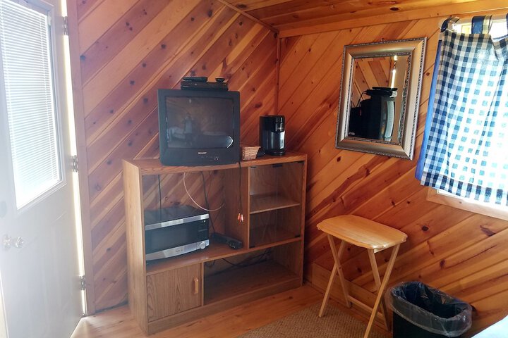 No Name City Luxury Cabins & RV