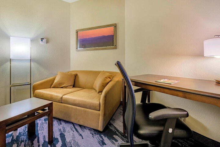 Room 18 of 33