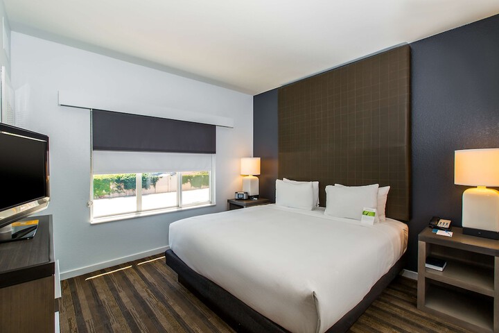 Room 16 of 23