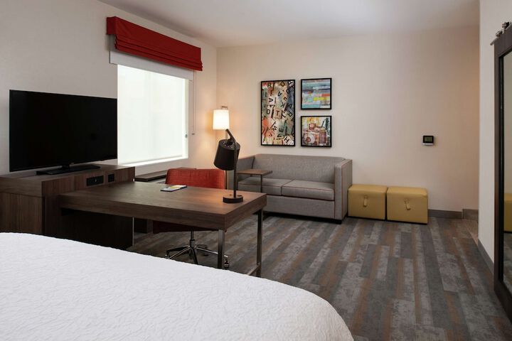 Hampton Inn & Suites Buena Park