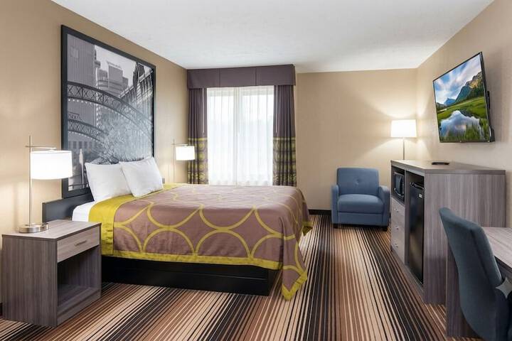 Super 8 by Wyndham Harrison OH