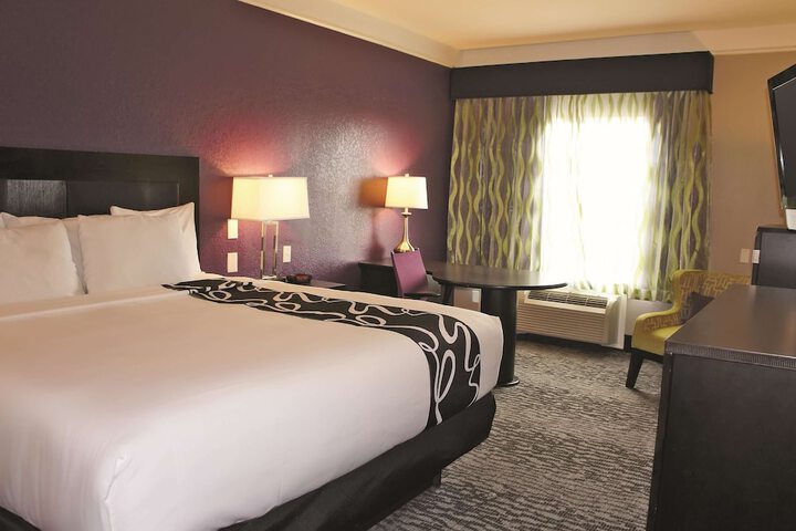 La Quinta Inn & Suites by Wyndham Pearland - Houston South