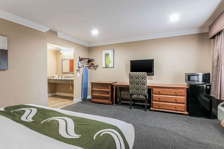 Room 16 of 27