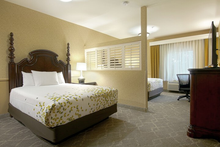 Room 34 of 64