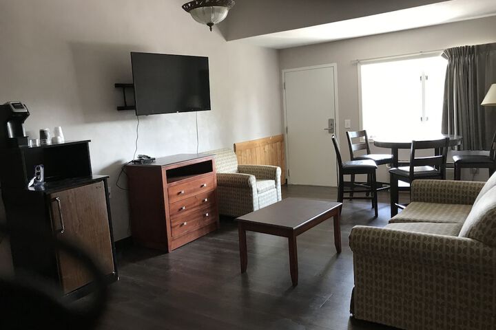 Room 17 of 32