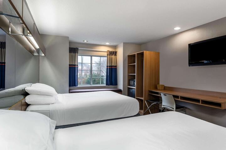 Room 10 of 24