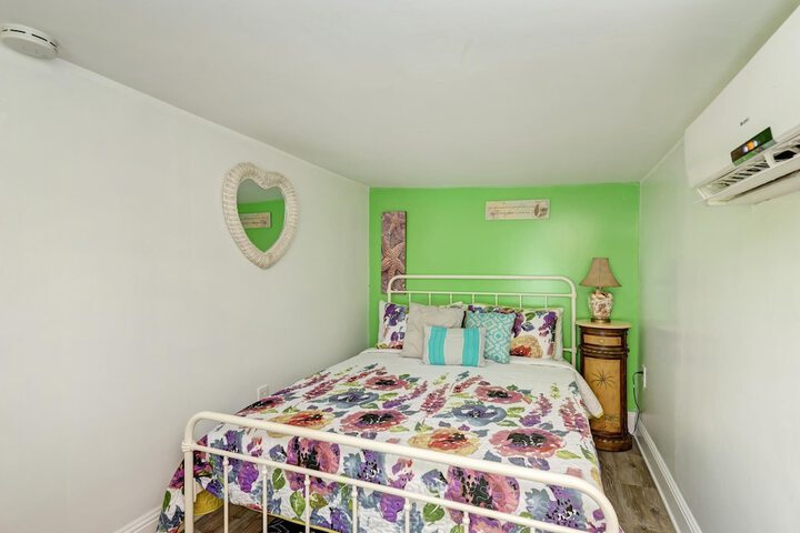 AMI Lighthouse Cottage-one Minute Walk To The Beach-keyless Locks