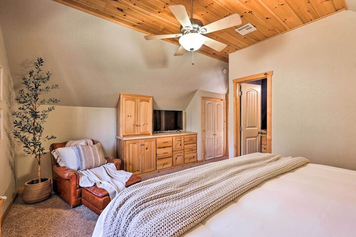 Pet-friendly Grand Lake House w / Dock & Kayaks!