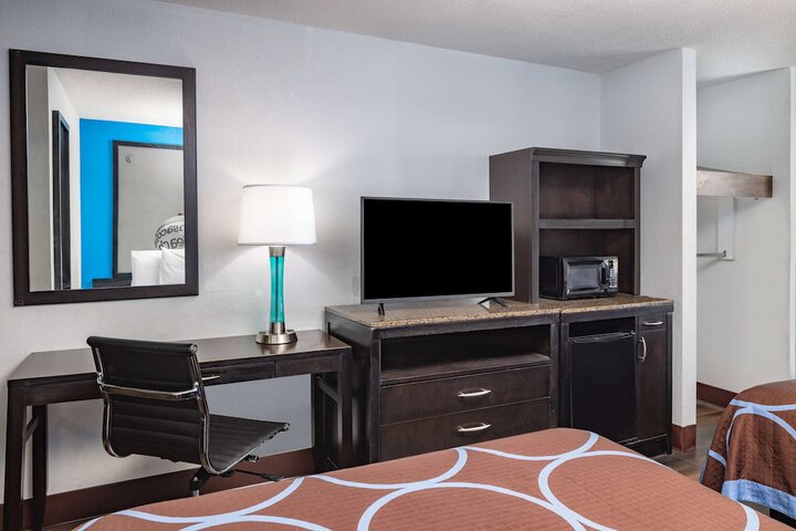 Room 18 of 30