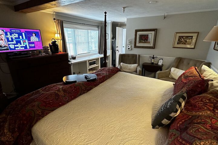 Room 127 of 200