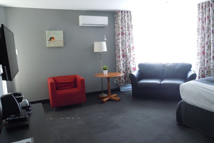 Room 51 of 77