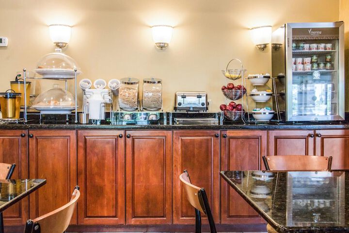 Breakfast/Coffee Service 18 of 21