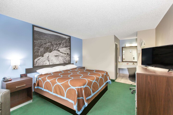 Room 15 of 24