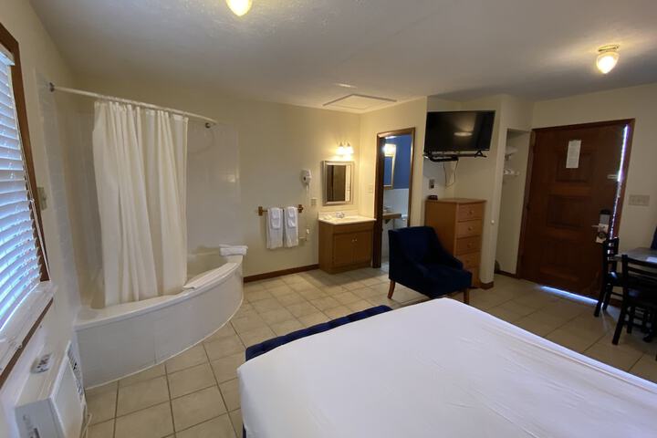 Room 28 of 32