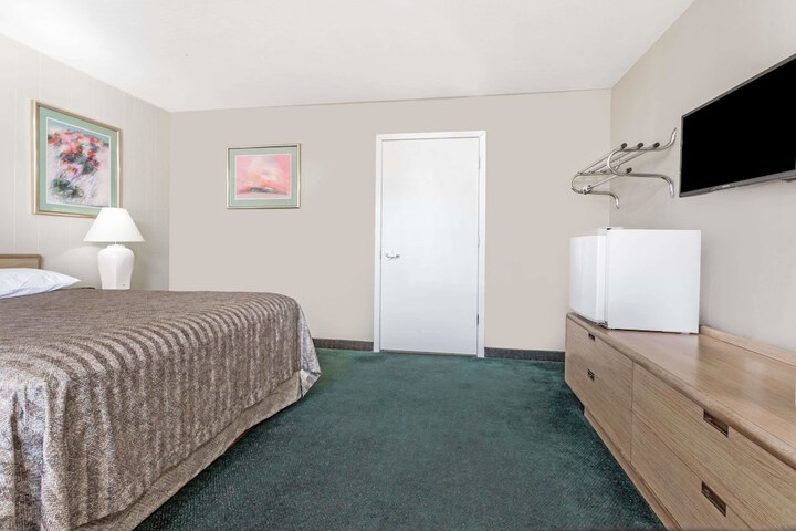 Room 13 of 15