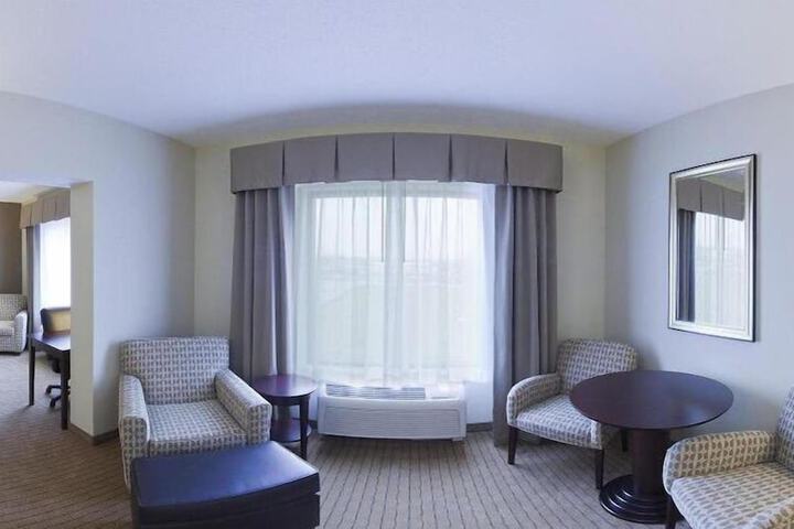 Holiday Inn Express Hotel & Suites Malone by IHG