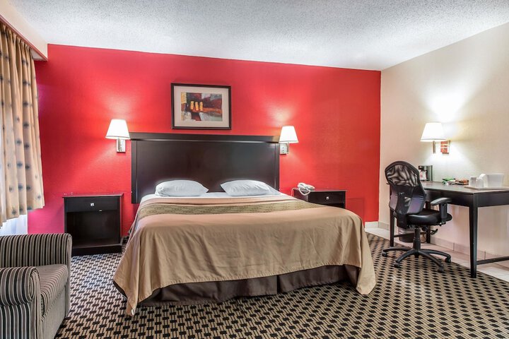 Room 16 of 38