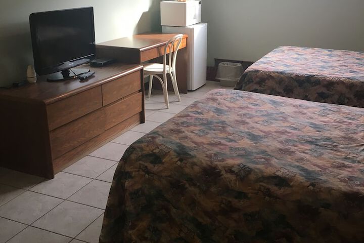 Room 10 of 36