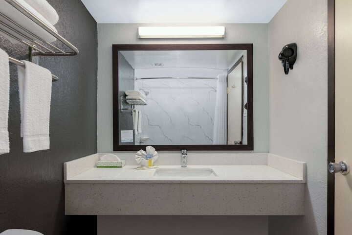 Room 20 of 27