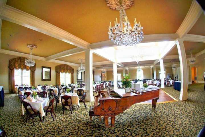 Ballroom/Hall 42 of 47